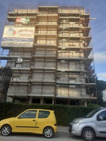 Ponteggio Edil POLO su un edificio di più piani
