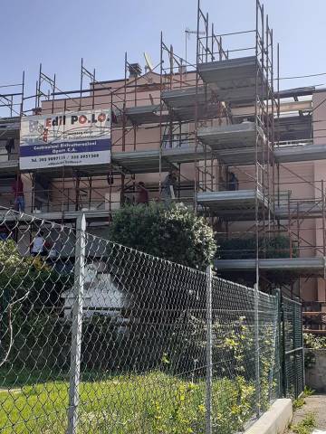 Ponteggio Edil POLO per il rifacimento della facciata di un condominio